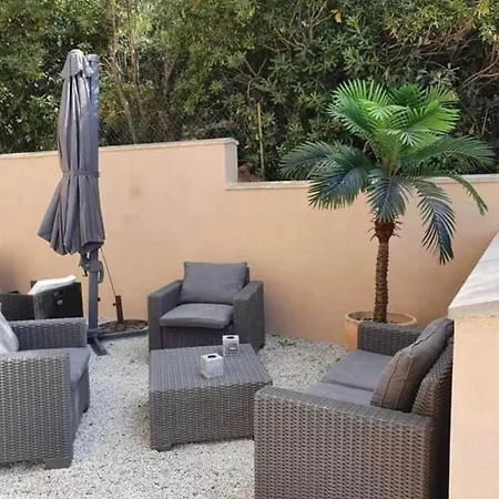 Maison Avec Piscine Chauffee & Jacuzzi בית נופש *